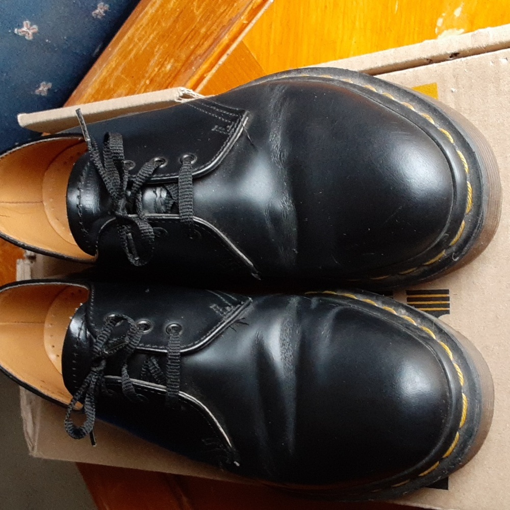 Dr. Martens Gibson Shoes View 3